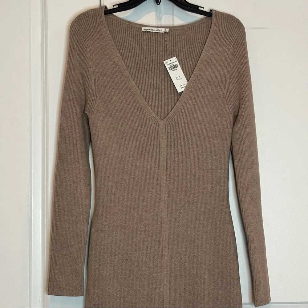 NWT Abercrombie & Fitch Tan Ribbed Knit V-neck Long Sleeve Maxi Dress M